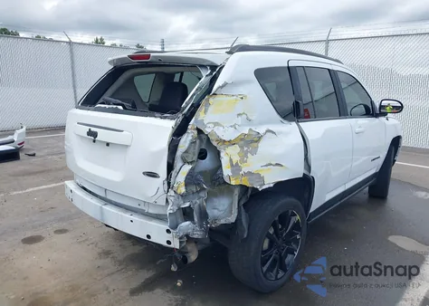 2015 Jeep Compass Altitude Edition z USA, uszkodzony, nr VIN 1C4NJCBA2FD329410